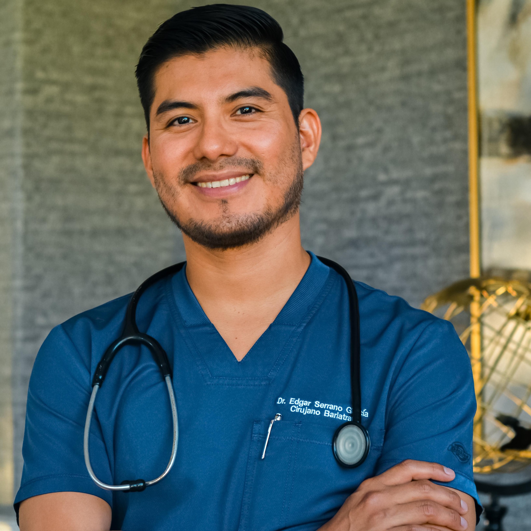 Dr. Edgar Serrano