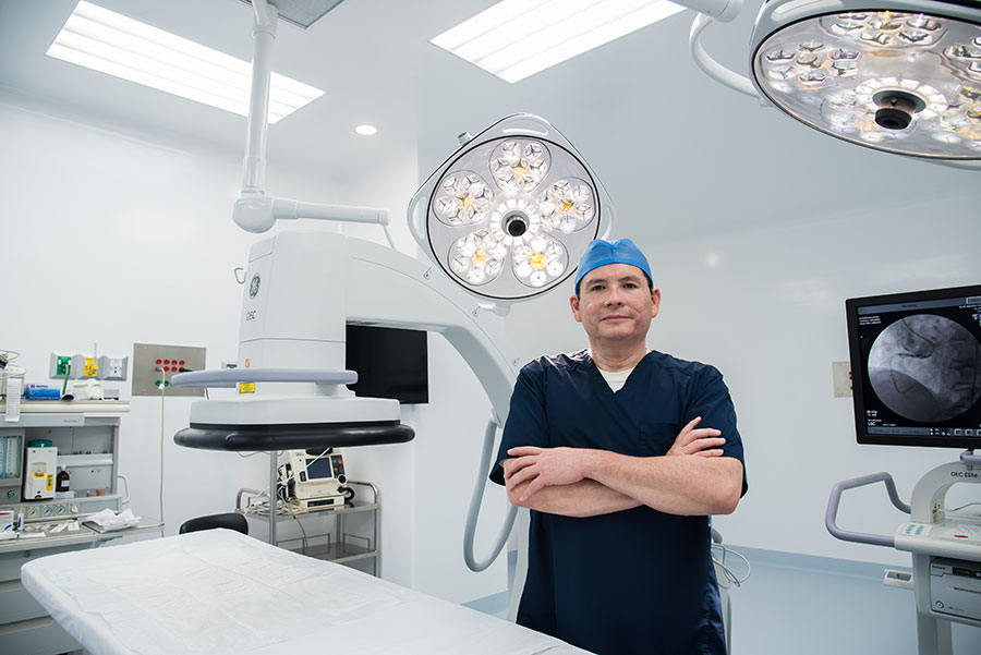 Dr. Lorenzo Adrián Arce Piña