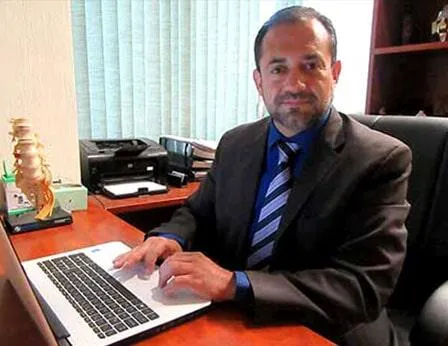 Dr. Alejandro Stephens